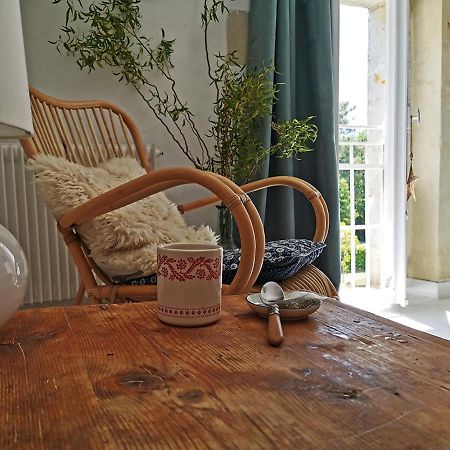 Quatre Chats Sous Un Pin Le Thoureil Buitenkant foto