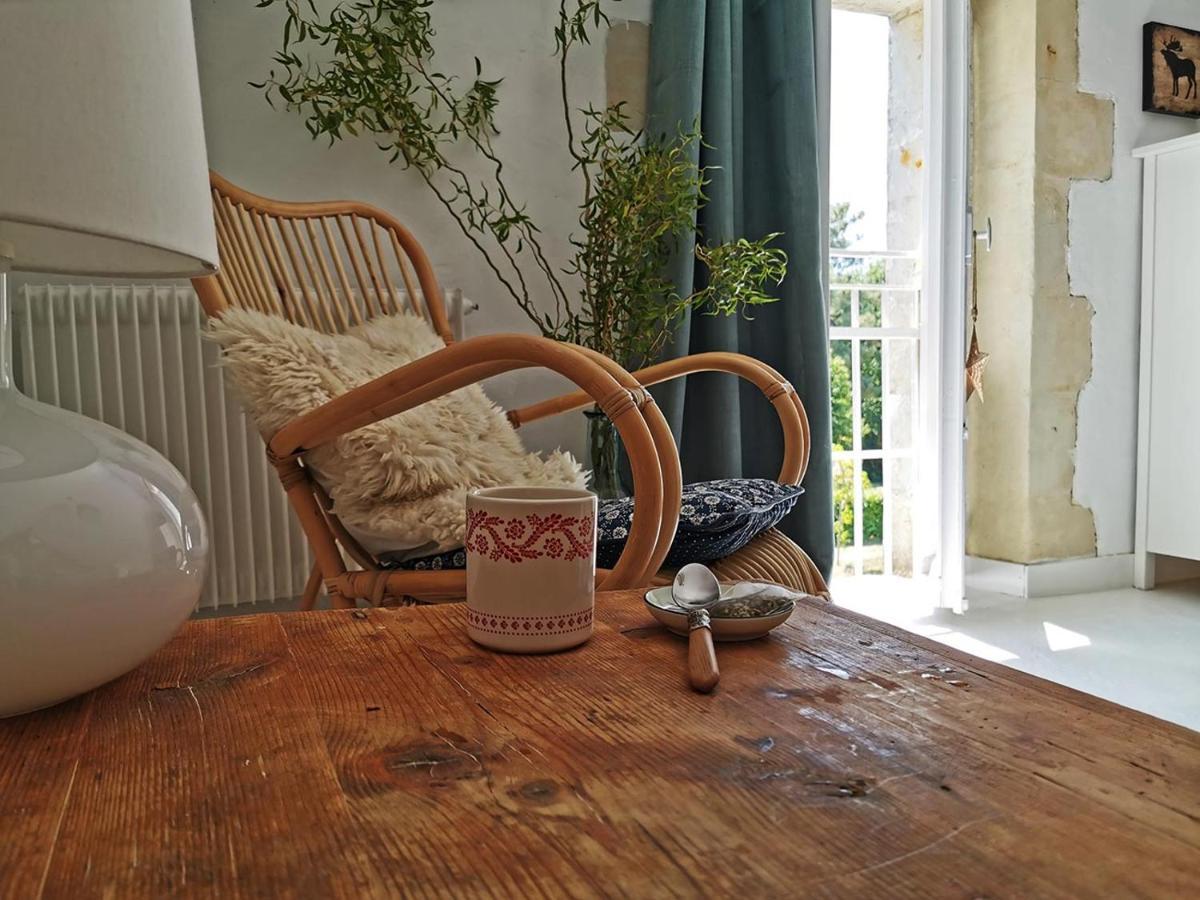 Quatre Chats Sous Un Pin Le Thoureil Buitenkant foto
