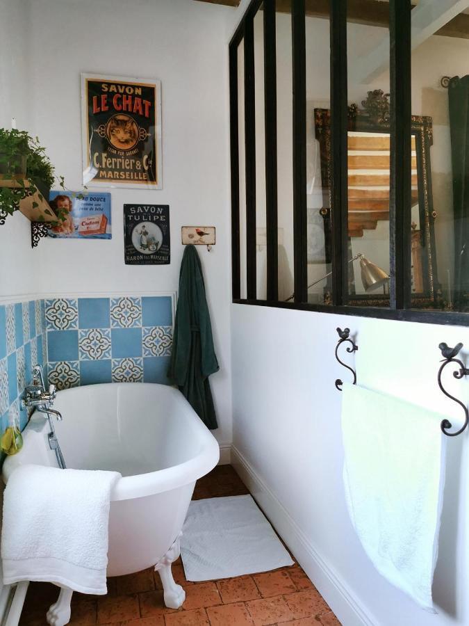 Quatre Chats Sous Un Pin Le Thoureil Buitenkant foto